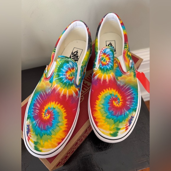 Van’s Rainbow Tie Dye Classic Slip-On Sneakers Men’s 10 NIB $80 Retail - Picture 2 of 6
